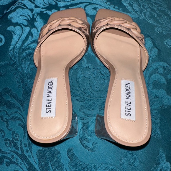 Heels - Picture 2 of 3